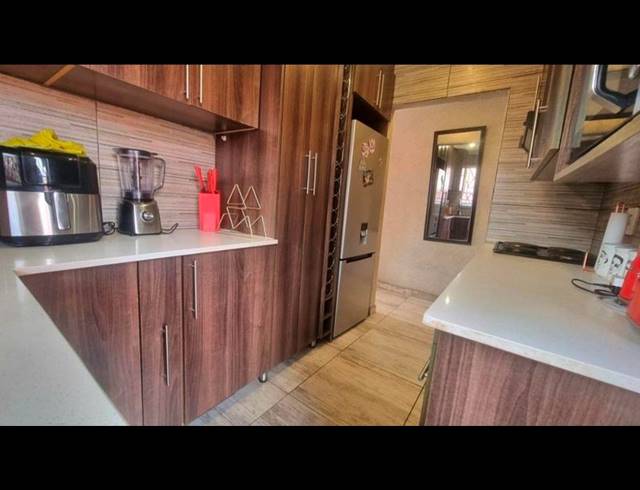 3 BEDROOM HOUSE FOR SALE IN THE ORCHARDS